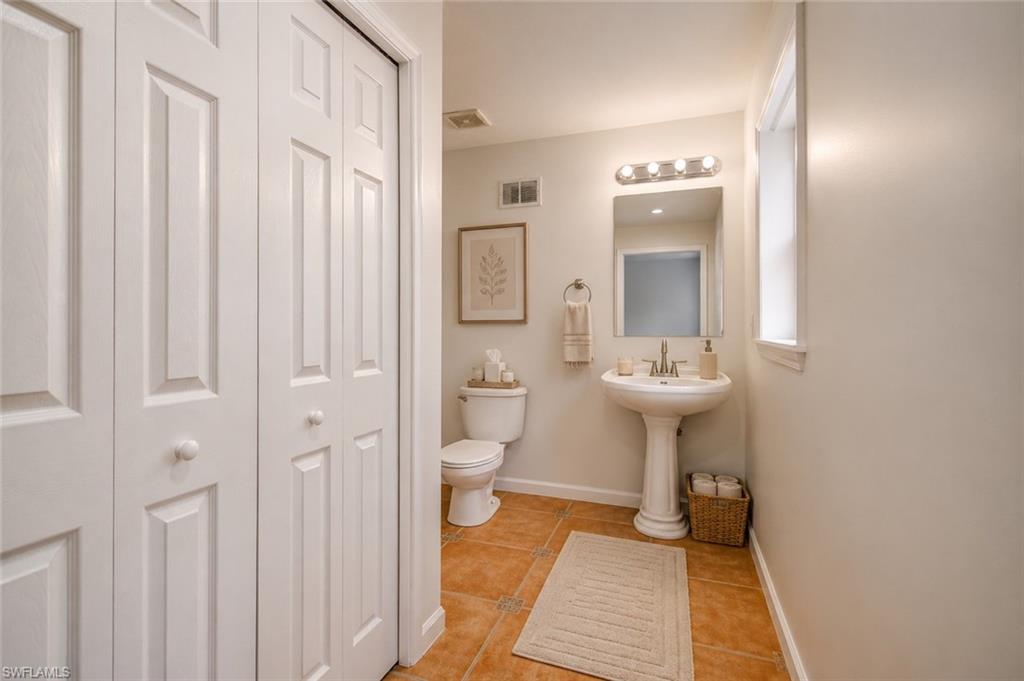 LEAWOOD LAKES - Residential