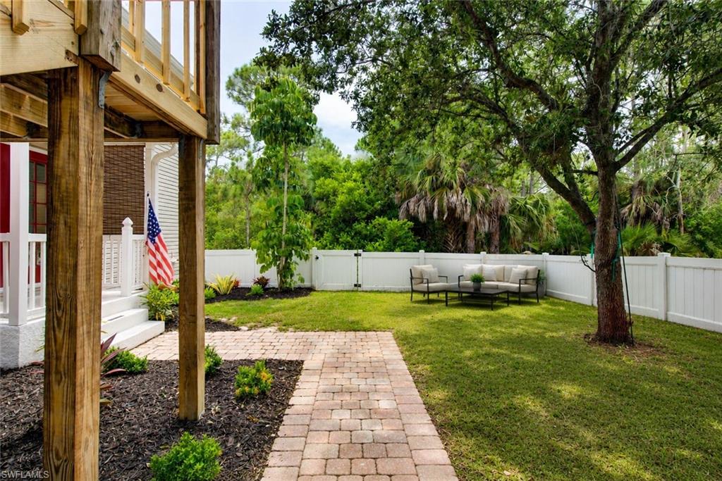 LEAWOOD LAKES - Residential