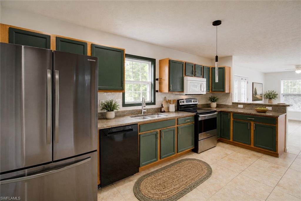 LEAWOOD LAKES - Residential