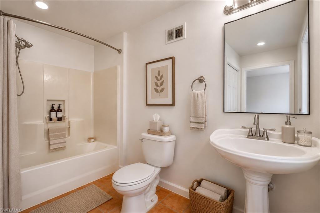 LEAWOOD LAKES - Residential