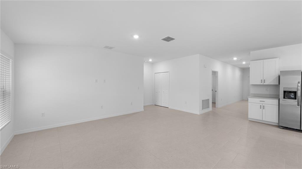 SAVANNA LAKES - Residential