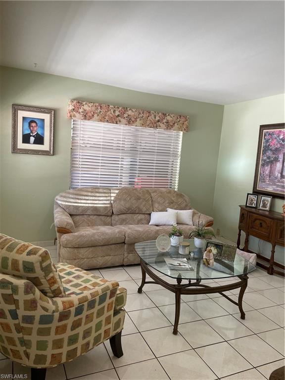 TWIN LAKES - Residential