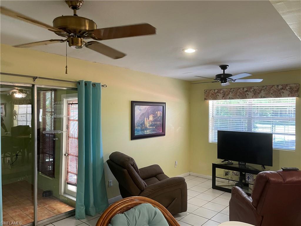 TWIN LAKES - Residential