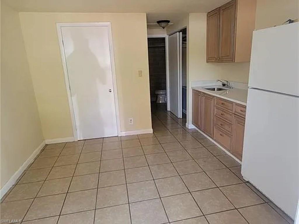 NAPLES MANOR - Residential Income