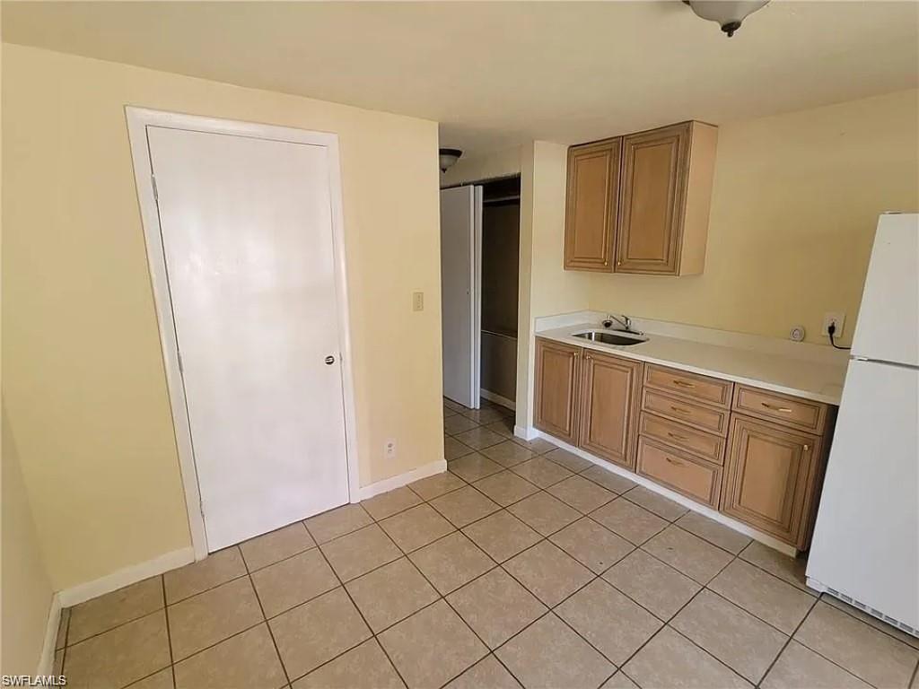 NAPLES MANOR - Residential Income
