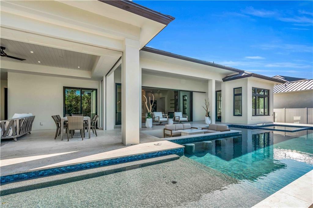 MOORINGS - Residential