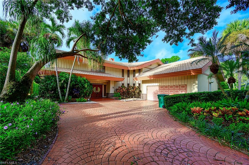 PELICAN BAY WOODS - Residential