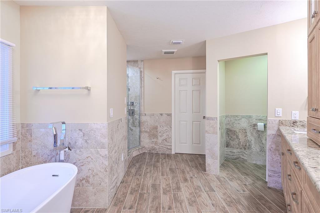 PELICAN BAY WOODS - Residential
