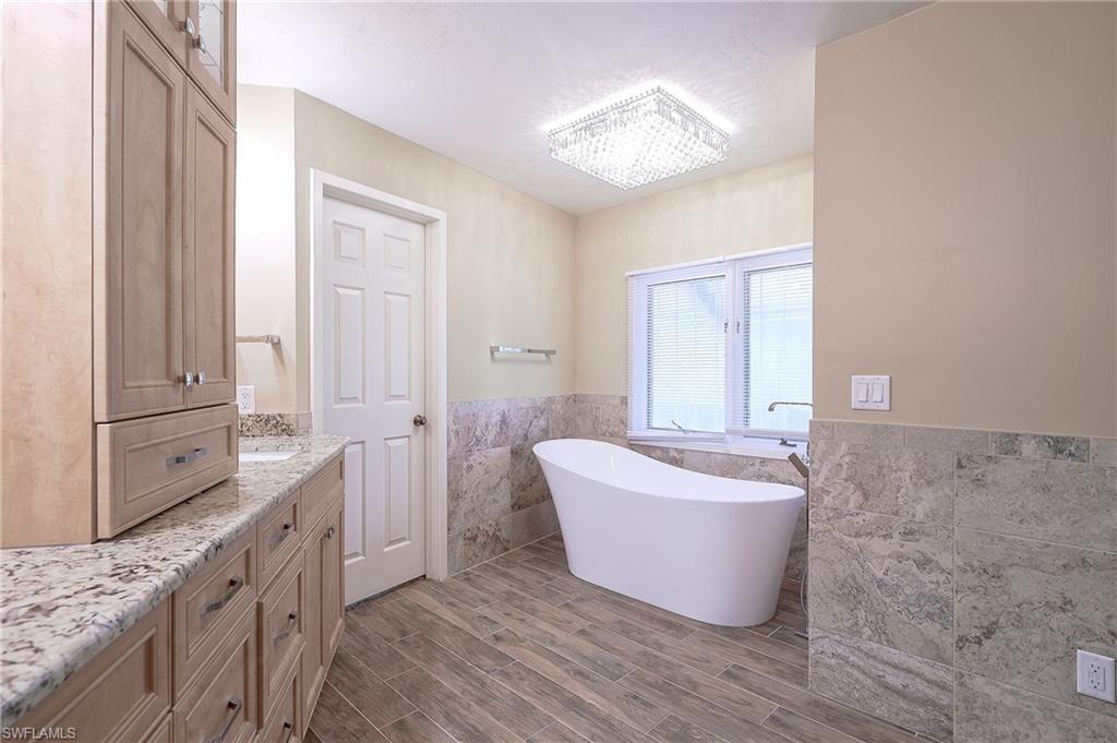 PELICAN BAY WOODS - Residential