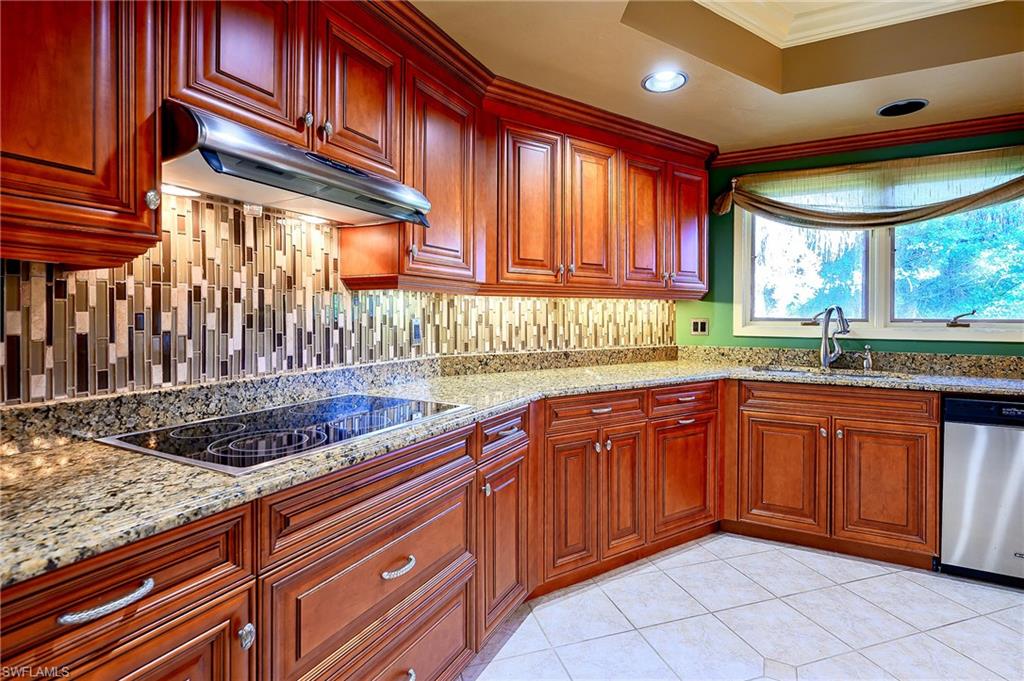PELICAN BAY WOODS - Residential