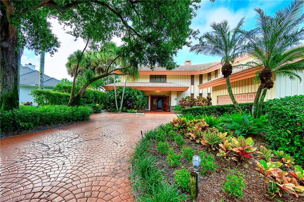 PELICAN BAY WOODS - Residential