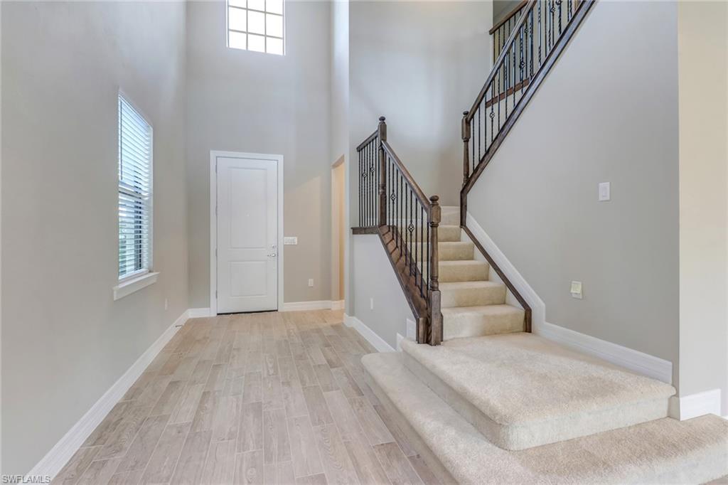 AVERY SQUARE - Residential