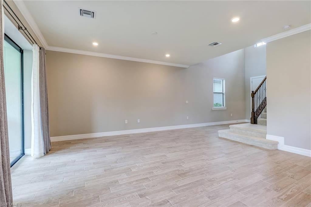 AVERY SQUARE - Residential
