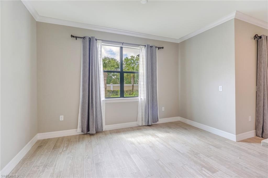 AVERY SQUARE - Residential