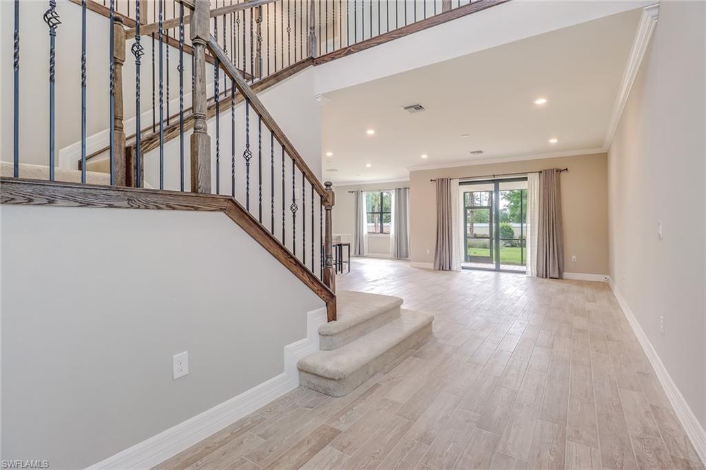 AVERY SQUARE - Residential