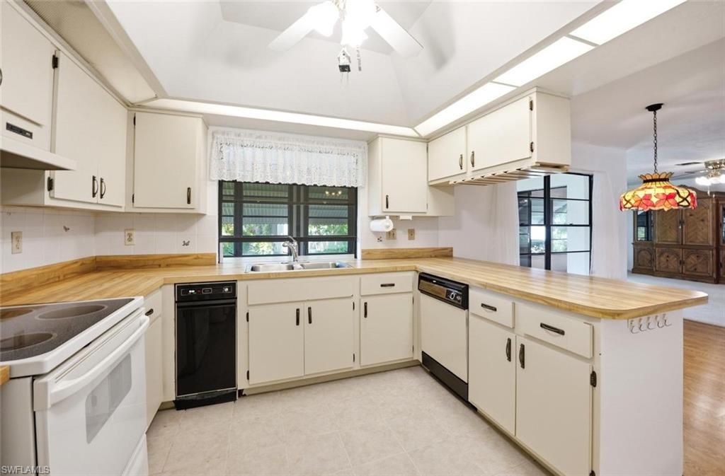 RIVIERA GOLF ESTATES - Residential