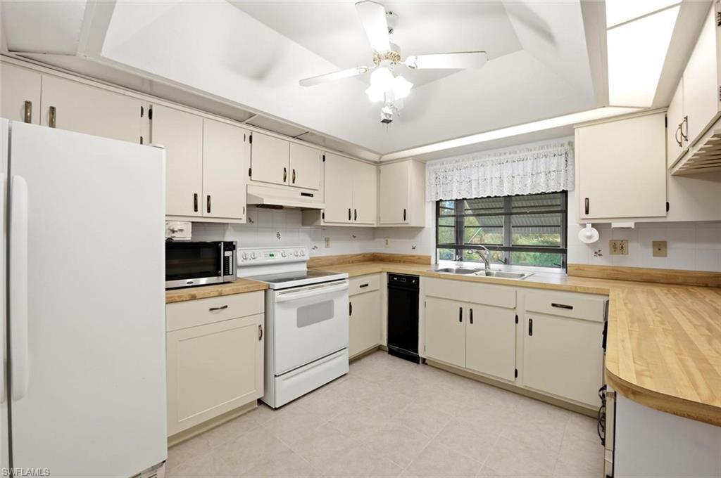 RIVIERA GOLF ESTATES - Residential