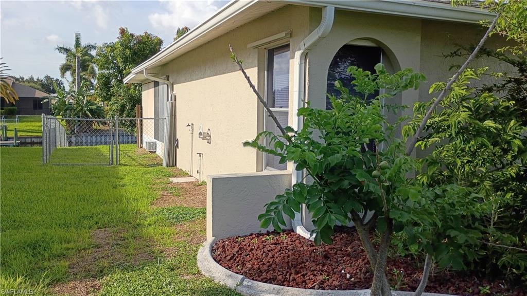CAPE CORAL - Residential