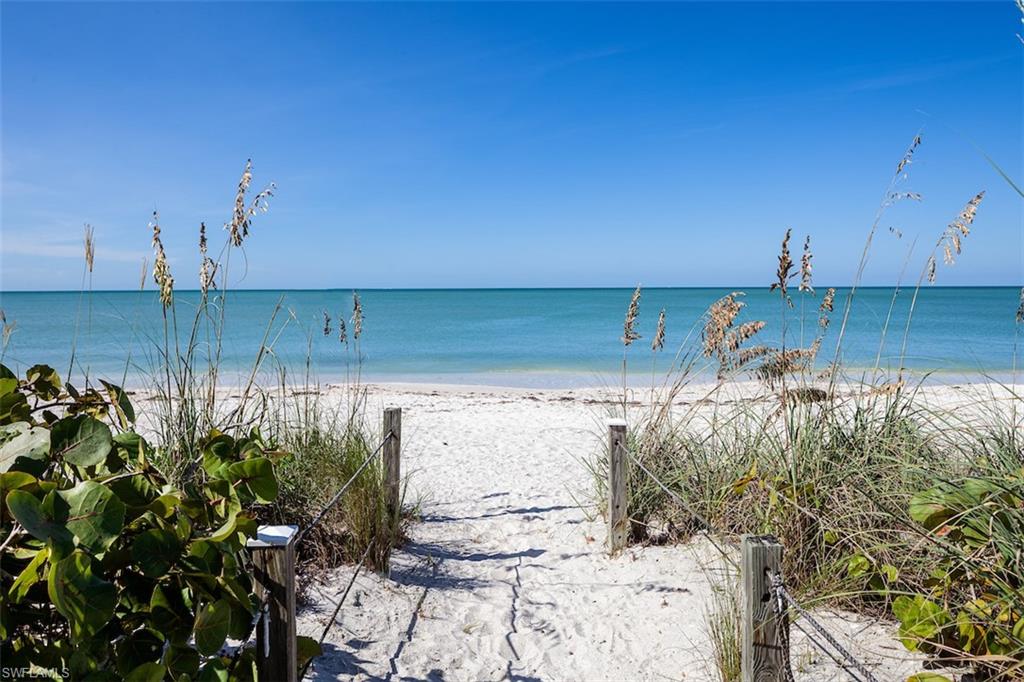 BAREFOOT BEACH - Residential