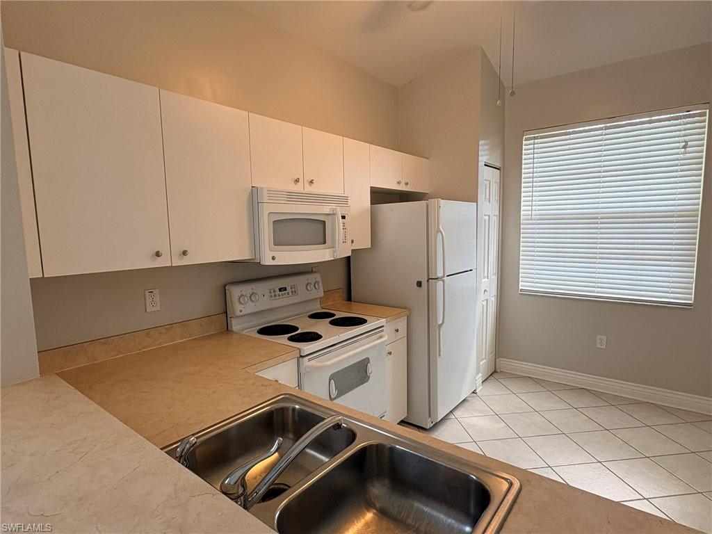FOREST LAKE TOWNHOMES - Residential Lease