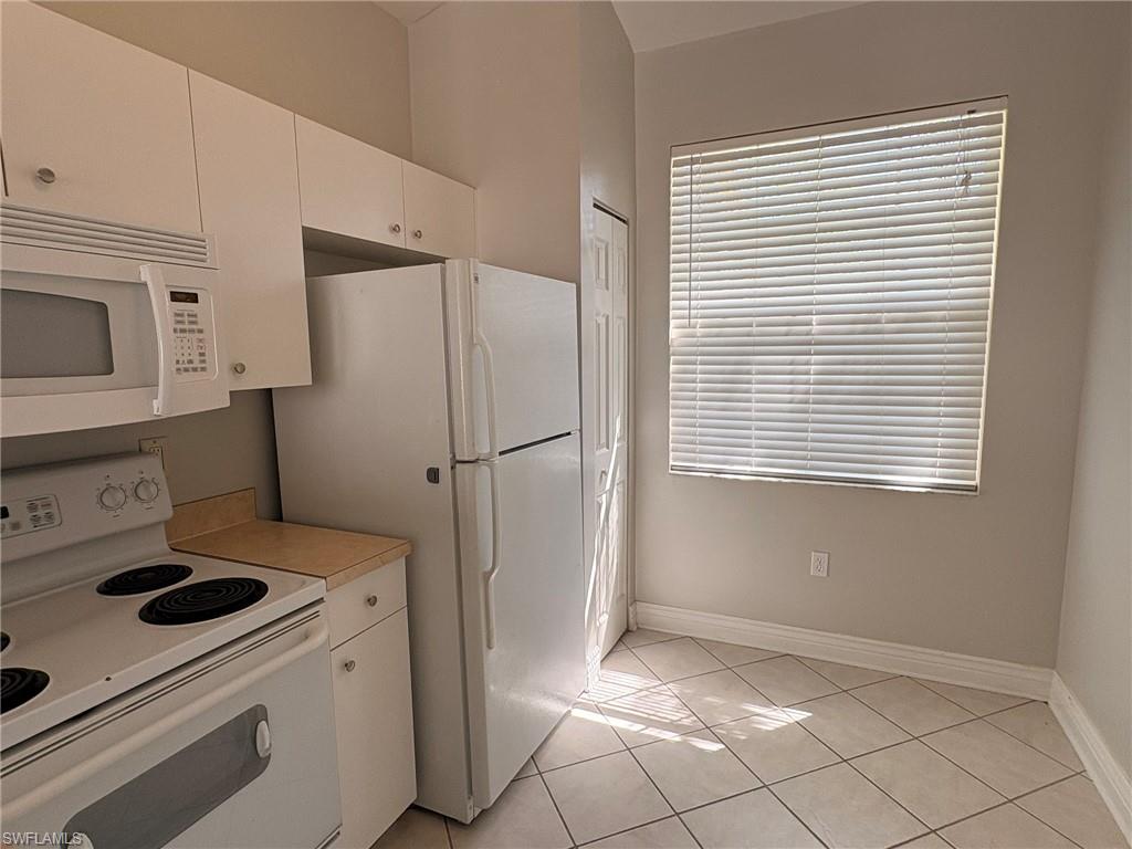 FOREST LAKE TOWNHOMES - Residential Lease