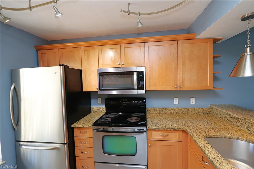 MAINSAIL - Residential Lease
