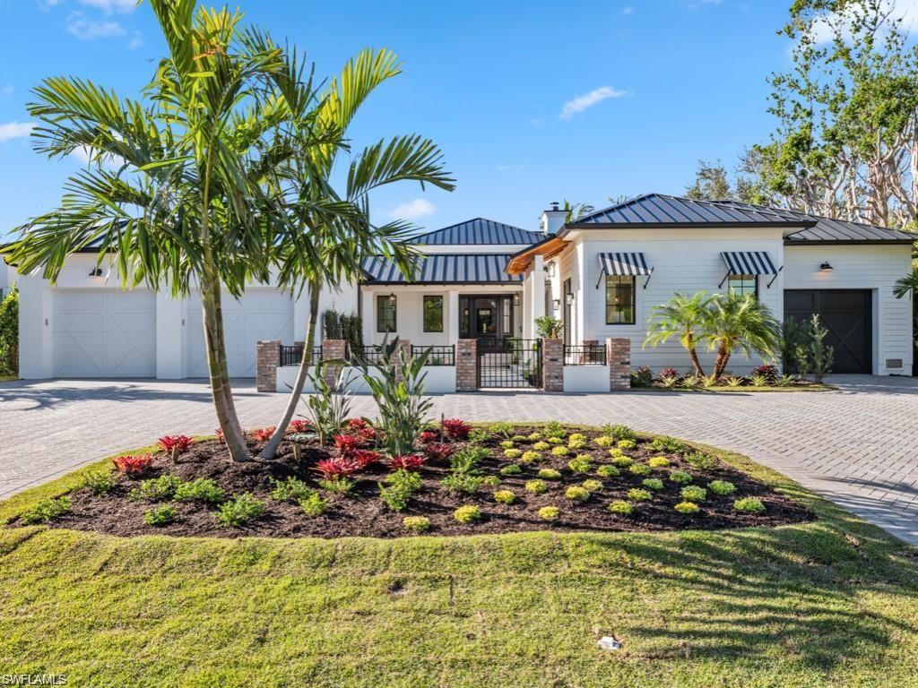 MOORINGS - Residential
