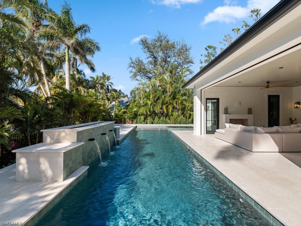 MOORINGS - Residential