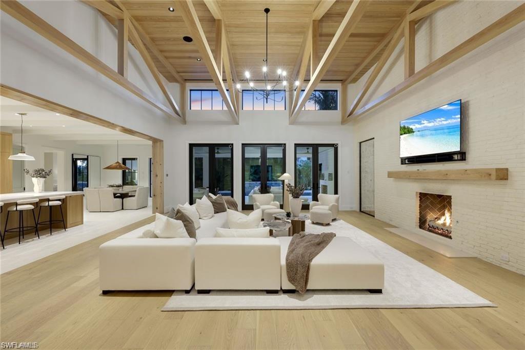 MOORINGS - Residential