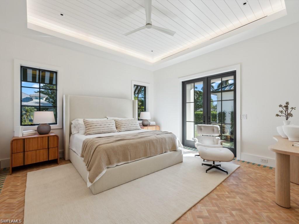MOORINGS - Residential