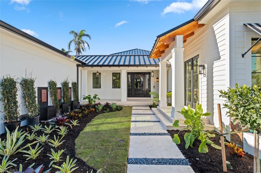 MOORINGS - Residential