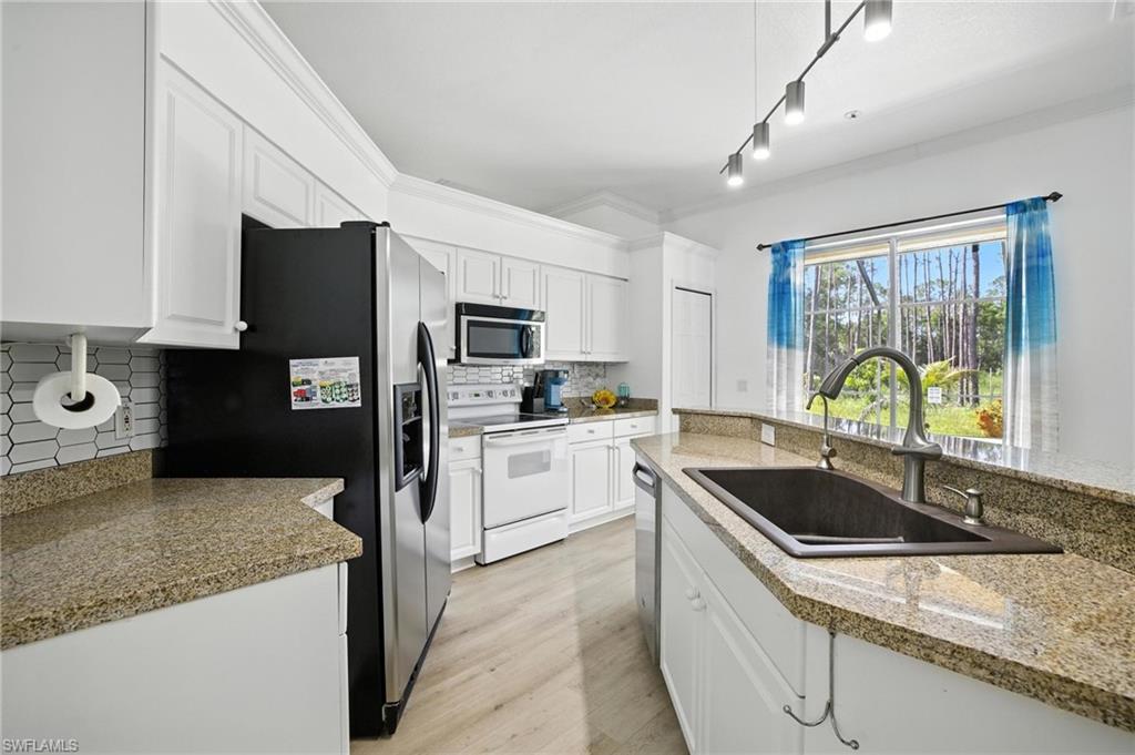 GOLDEN GATE ESTATES - Residential