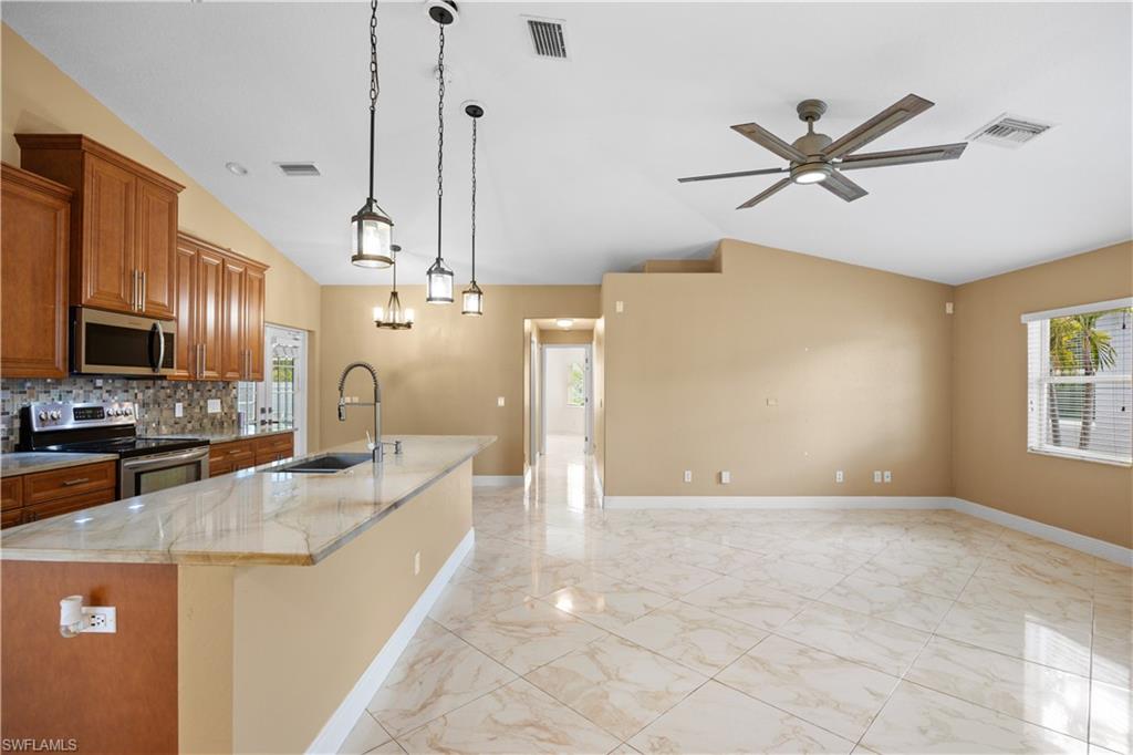 CAPE CORAL - Residential
