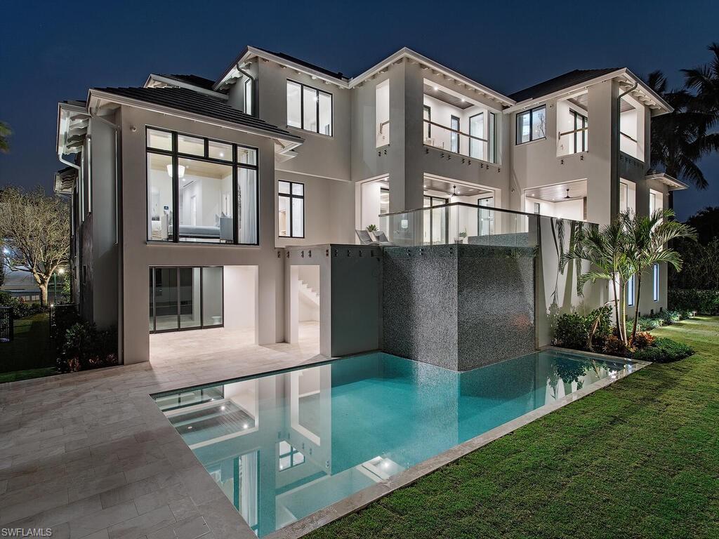 OLDE NAPLES - Residential