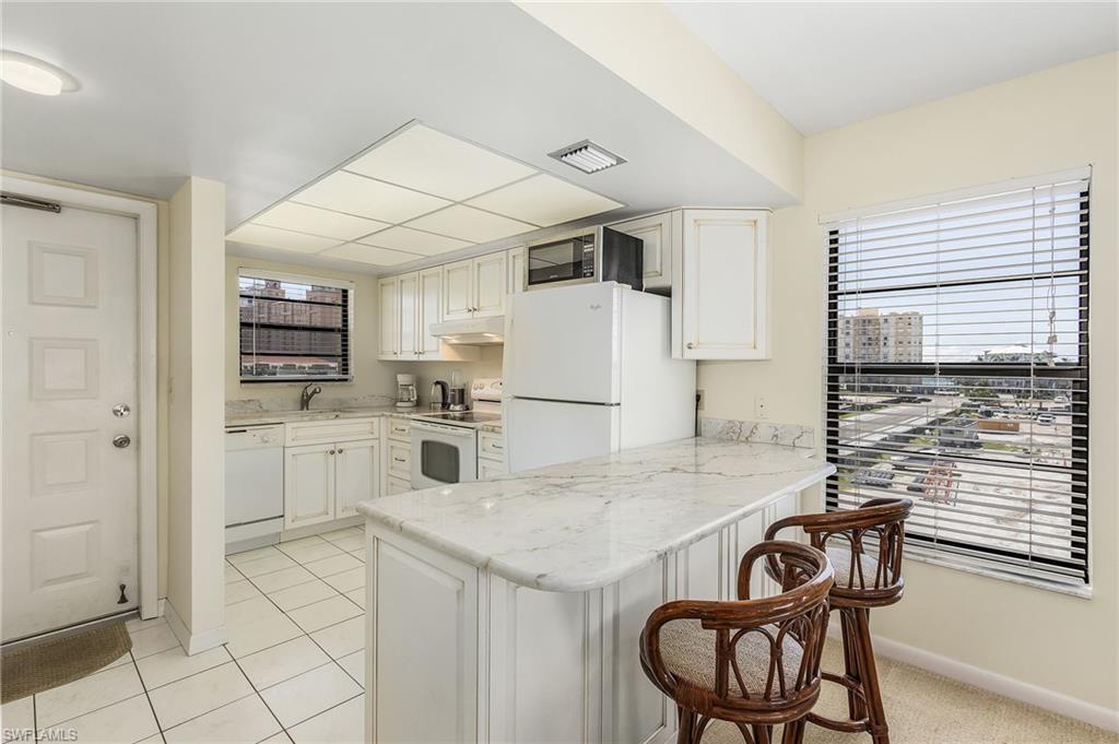 BAREFOOT PELICAN - Residential