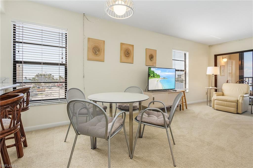 BAREFOOT PELICAN - Residential