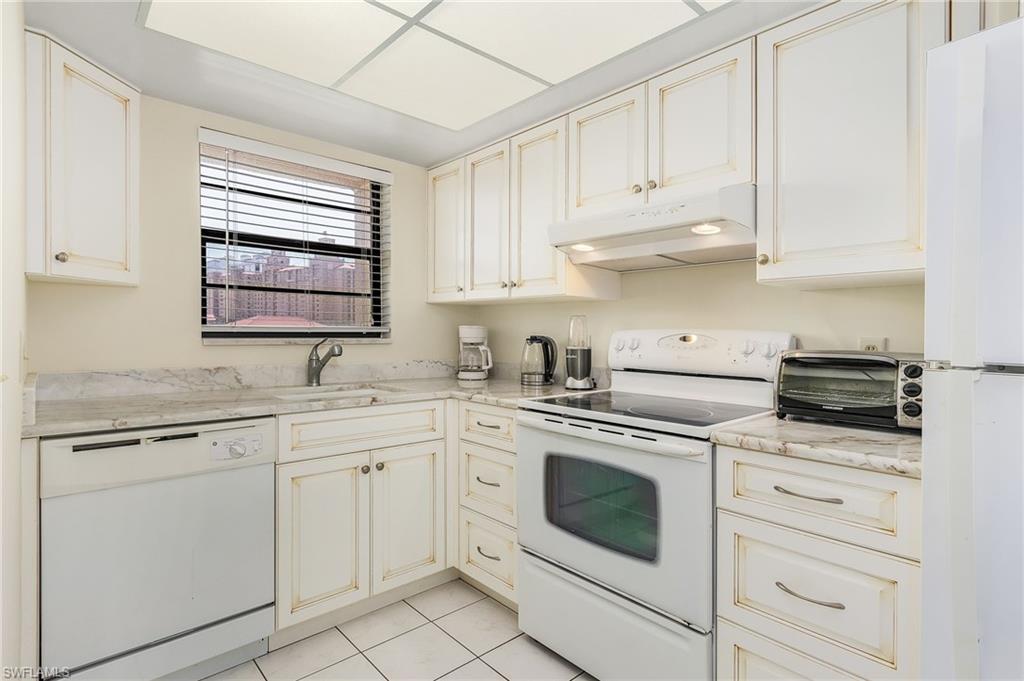 BAREFOOT PELICAN - Residential