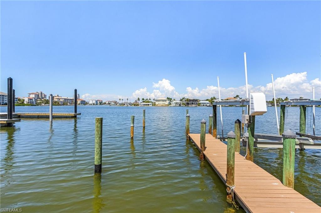 BAREFOOT PELICAN - Residential