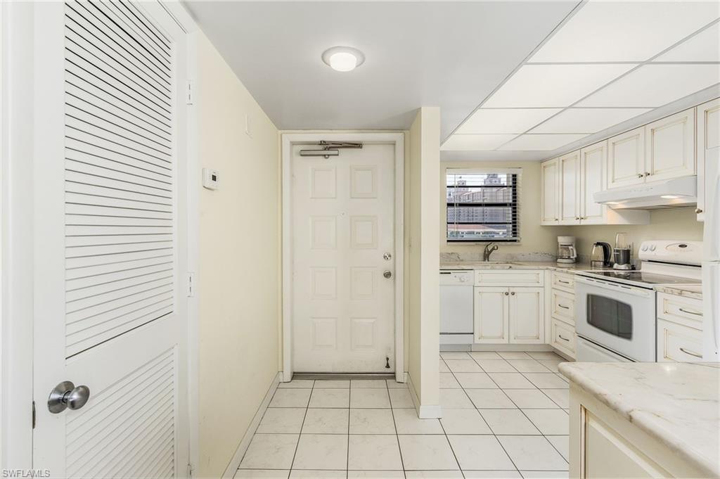 BAREFOOT PELICAN - Residential