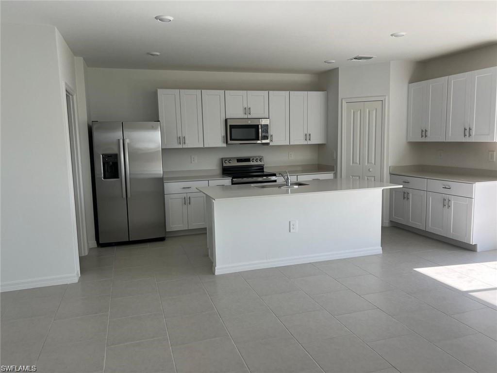 SAVANNA LAKES - Residential Lease