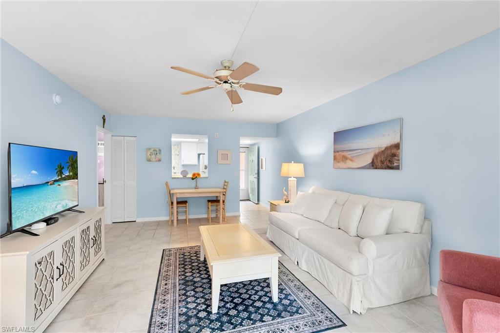 ISLAND MANOR APTS - Residential