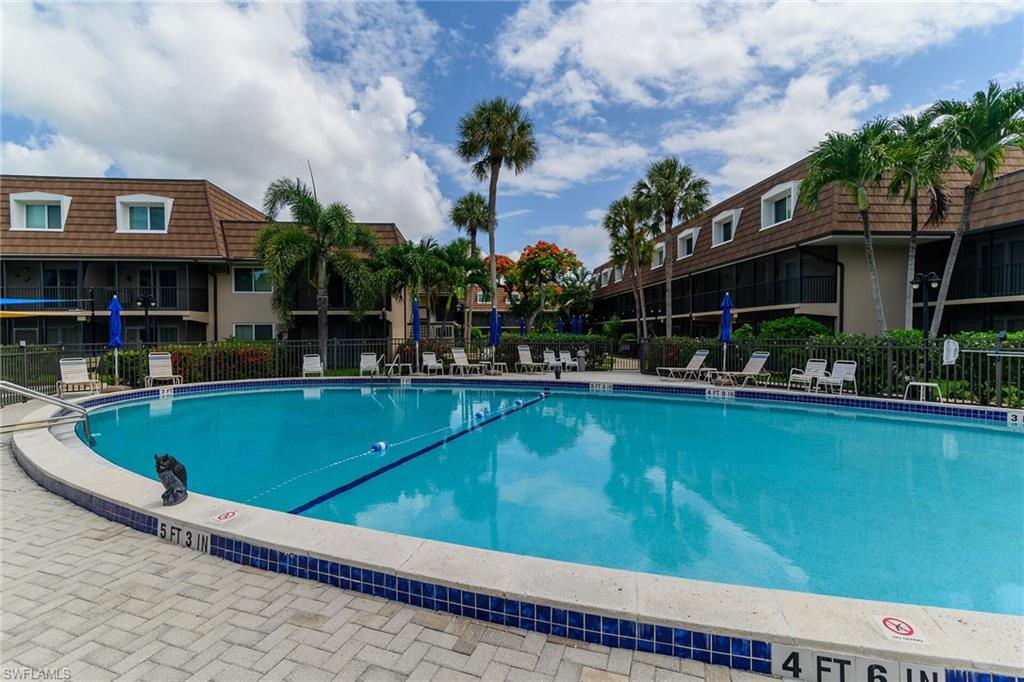 ISLAND MANOR APTS - Residential
