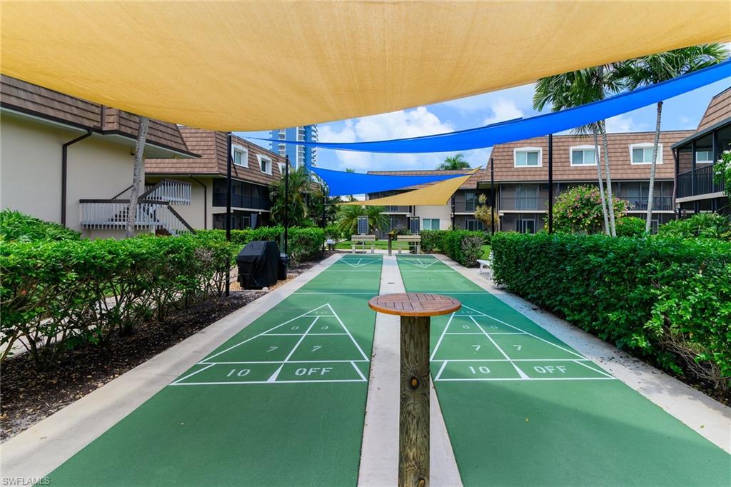ISLAND MANOR APTS - Residential
