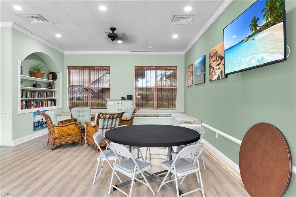ISLAND MANOR APTS - Residential