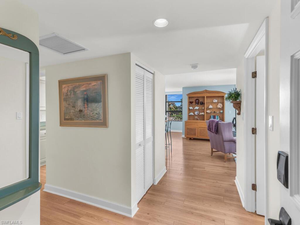 ROYAL SEAFARER - Residential