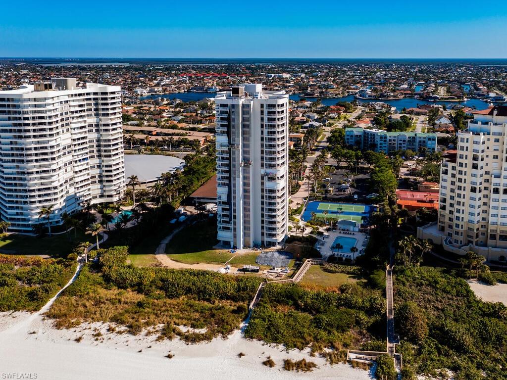 ROYAL SEAFARER - Residential