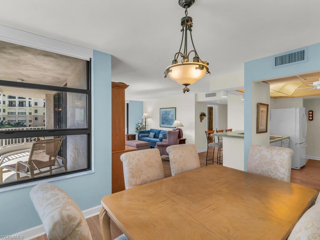 ROYAL SEAFARER - Residential