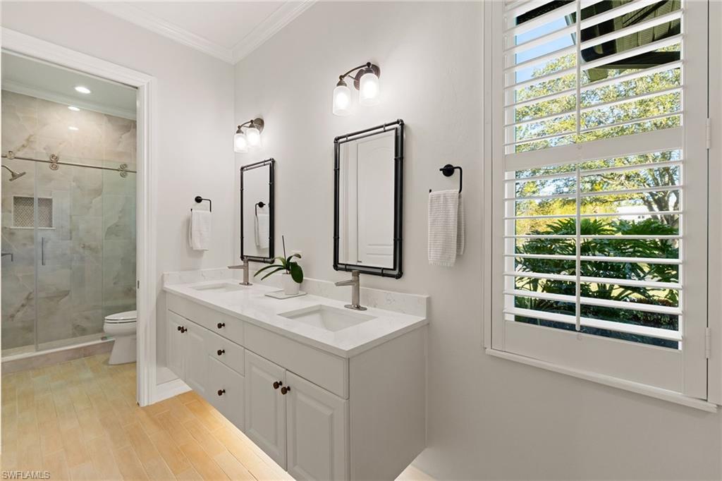 LIVINGSTON WOODS - Residential