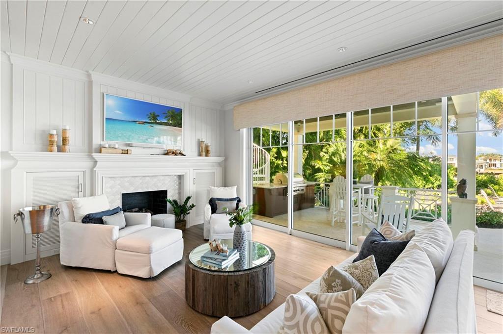 AQUALANE SHORES - Residential