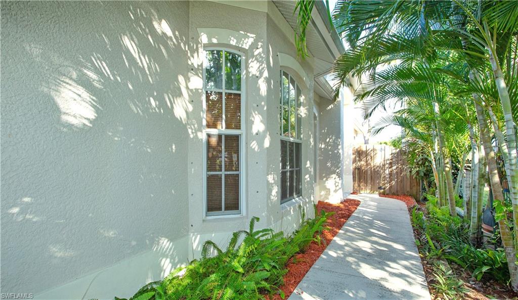 NAPLES VILLAS - Residential Lease